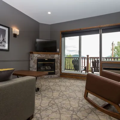 Le Grand Lodge Mont Tremblant Hotels near Domaine Saint-Bernard
