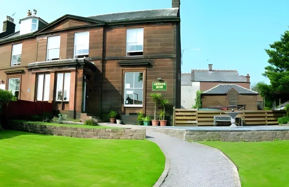 鄧弗里斯維拉旅館