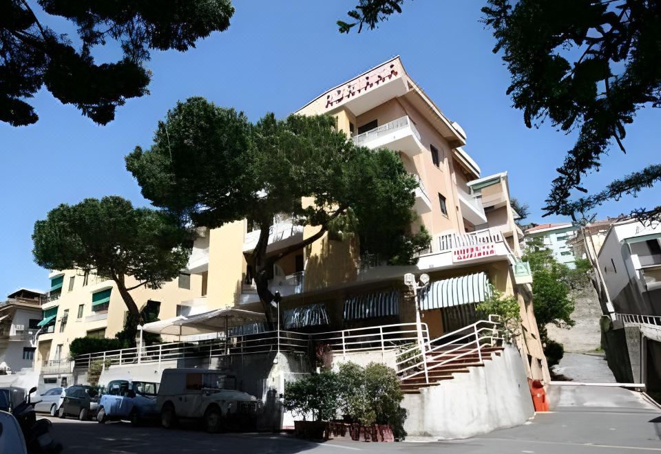 hotel overview picture