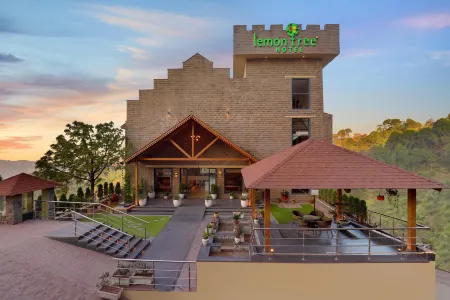 Lemon Tree Hotel, Kasauli Отели в г. Касоли