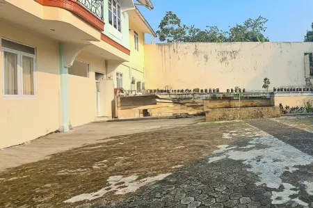 RedDoorz at Linggarjati Kuningan Отели в г. Mandirancan