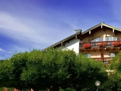 Hotel Terrassenhof am Tegernsee (Restaurant, Day-Spa, Sailingcenter, Biergarten & Eventlocation) Hotels in der Nähe von Kurpark Abwinkl