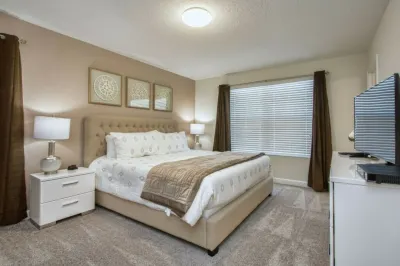 Storey Lake  6 Bedroom Vacation Home 4712
