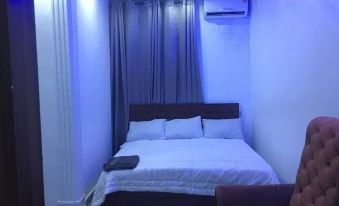 Solomon's Porch Hotel and Suites
