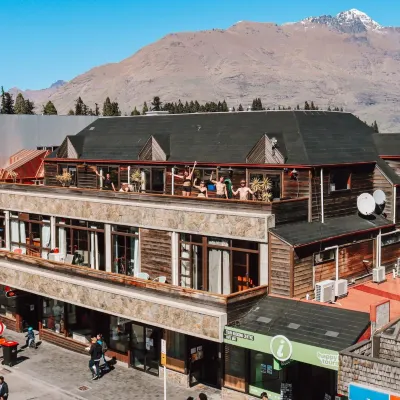 Adventure Queenstown Hostel Hotels near Queenstown Holiday Park Creeksyde