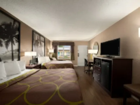 Super 8 by Wyndham Ellenton Bradenton Area Hotels in Manatee County