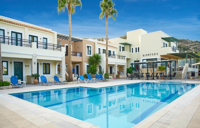 Dionysos Apartments & Studios