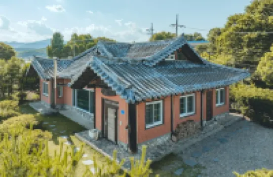 Chuncheon Viandante Dokchaehanok