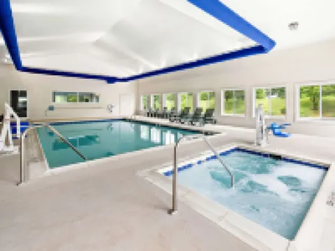 コンフォート スイーツ アビンドン I-81 アビンドンのホテル