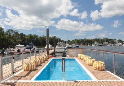 Yachtsman Lodge & Marina