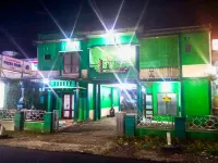 Puspa Tiara Syar'i Guci Mitra RedDoorz Hotels in Bojong