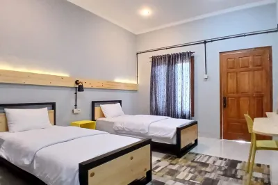 Kenewae Living Near Alun-alun Wonosari Mitra RedDoorz Hotel dekat RATI BAKAR ARKANA