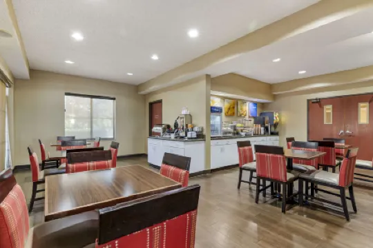 Comfort Inn & Suites