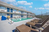 Motel 6 Fort Worth, TX - East