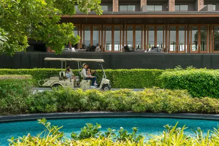 Hua Hin Marriott Resort and Spa Отели рядом с достопримечательностью «Hua Hin Clock Tower»