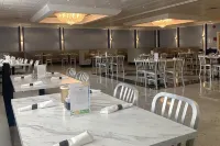 Ramada by Wyndham Butler/Tesla Biohealing Resort  Hotels in Butler County