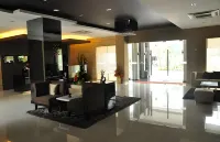 Prime Royal Boutique Hotel Hotels in Sawahan