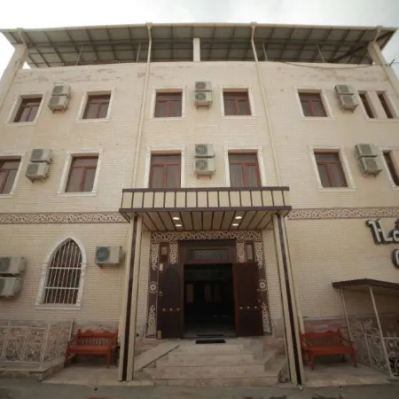 Guli Hotel Отели рядом с достопримечательностью «Медресе Чор Минор»