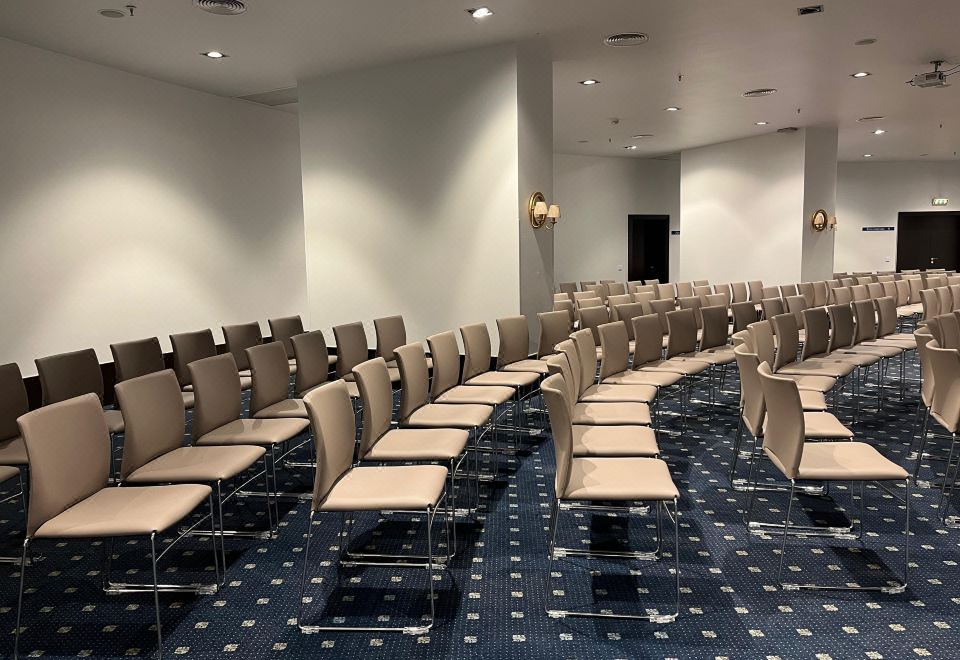 홀리데이 인 포르투 가이아 내부