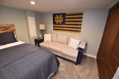 Modern Notre Dame Get Away 1614