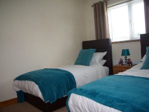 Portland Mews - 3 Bed Holiday Home by Premier Serviced Accommodation