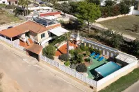 Apartment Tritone in Luxury Villa with Shared Pool Hotels in Torre Lapillo