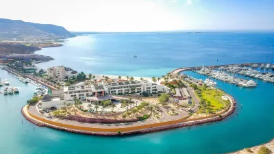 Hotel Indigo la Paz Puerta Cortes Отели рядом с достопримечательностью «Парк Альтесса Ресиденсиаль»