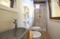 Charming Alessandria Retreat with Queen-sized Bed & Shared Outdoor Pool - Pools