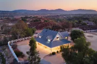 Wine Country Retreat Gorgeous Views Minutes to Wineries