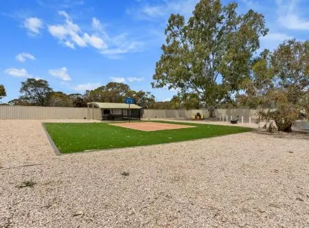 Costello Hotels - Moonta Bay Cabins