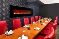 Four Points by Sheraton Hotel & Suites Calgary West - Завтрак