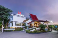 Swiss-Belhotel Borneo Banjarmasin Hotel dekat Bekantan Statue