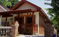 Homestay Mudiyono Hotels in Ngargogondo