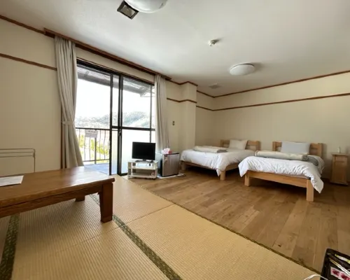Wasuki Base Biwako Guest House Hotels in Takashima