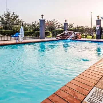 Baymont by Wyndham Laredo