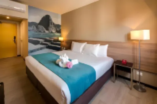 Arawi Miraflores Express