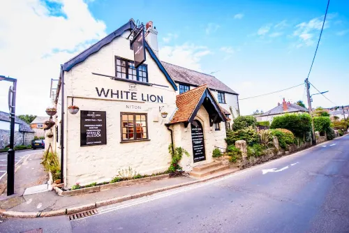 The White Lion Hotels in Shorwell