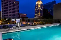 Hampton Inn & Suites Winston-Salem Downtown - Pools
