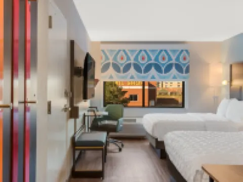 Tru by Hilton Greensboro Hotels in Greensboro