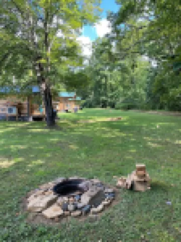 Cozy cabin close to Summersville Lake and the New River Gorge National Park!