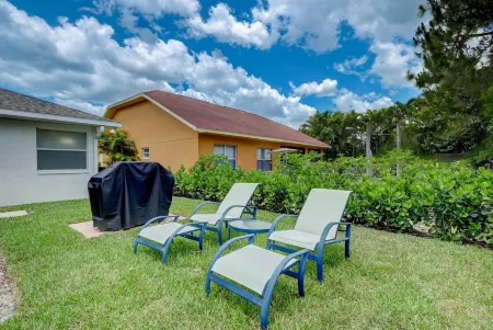 Beautiful Updated Home, Private Pool, Minutes from Downtown 5th Ave & Beaches!!!