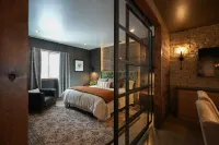 A Delightful Newly Constructed Luxury Studio minutes from central Woodland Park