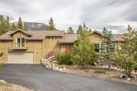 Tranquility Just Minutes From Big Sky Resort!