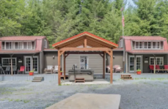 Tiny Home A, just steps from Mt. Rainer Nat. Park w/firepit.