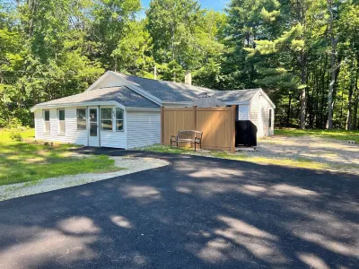 Entire Home N. Conway - Central Location, Saco, Skiing, Shopping 사코 리버 파밀리 캠핑 주변 호텔