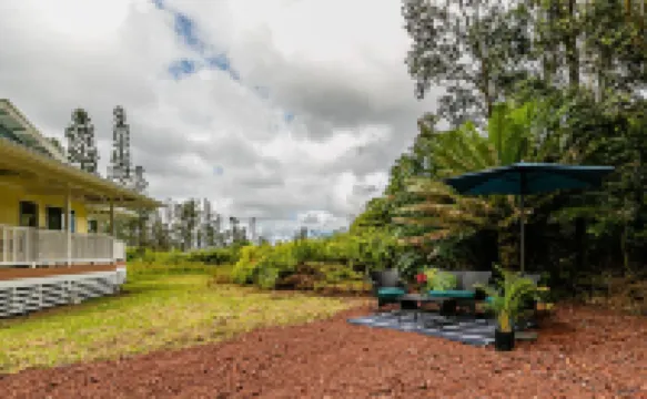 Three-Bedroom Hawaiiana. Visit Volcanoe & More!