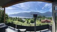 Epic Columbia River views * New Modern Home in the heart of the gorge.
