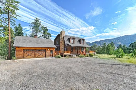 Rivendell Log Cabin - walk into RMNP!  Continental Divide Views!  Large Hot Tub! Отели рядом с достопримечательностью «Гоблинс Форест»