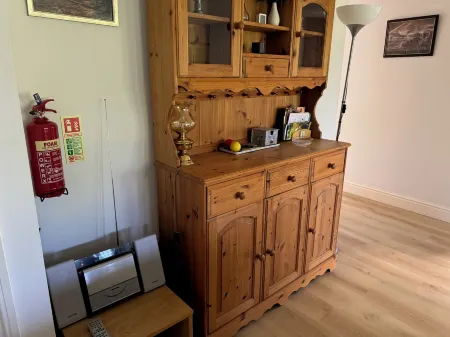 4 Star Luxury Ground Floor apartment, quiet with 2 car covered parking Отели рядом с достопримечательностью «The Inspire Arena»