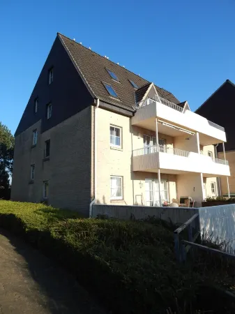 Cozy 1 bedroom apartment with water views